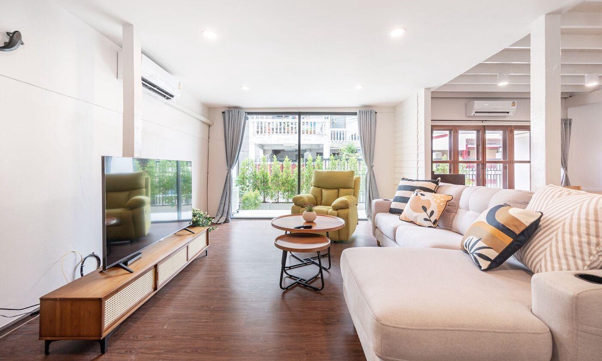 Sukhumvit House | Private-House in Bangkok CityCenter, near BTS Ekkamai station & wi-fi BigC 7-11