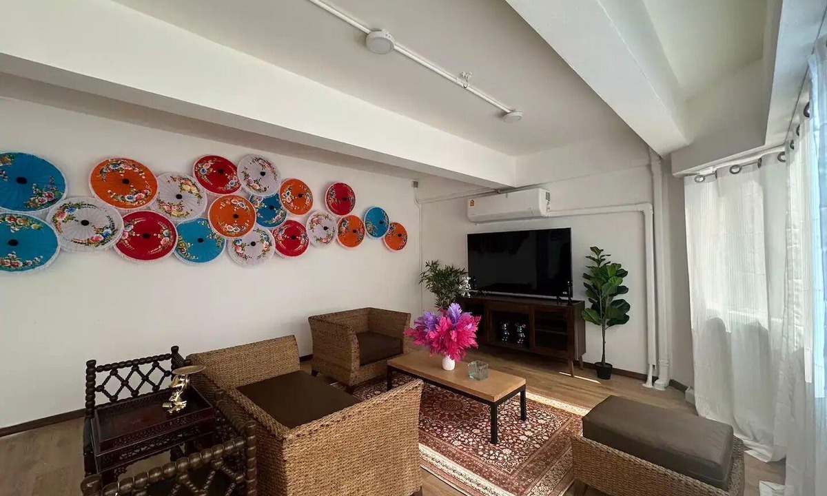 Samphanthawong Apartment | Private Full-Floor Spacious 5BR in China Townnn