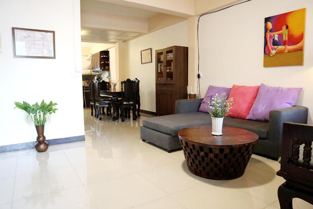 Wat Ket House | Private Townhome (Riverside Area and Night Bazaar)
