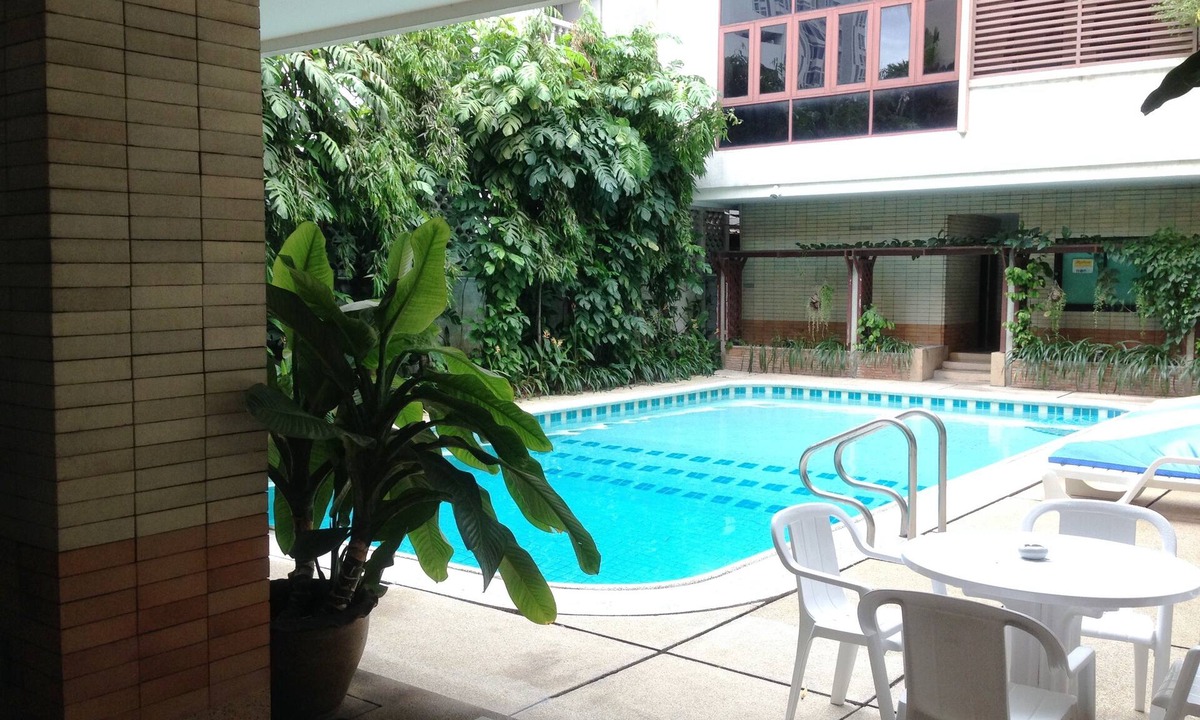 Ratchathewi Apartment | PT Court