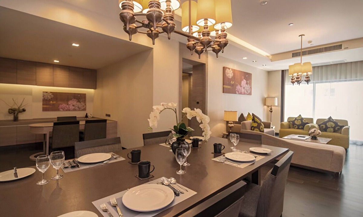 Khlong Toei Condo | Qs 2BR/Serviced Apartment/140SQM/Monthly
