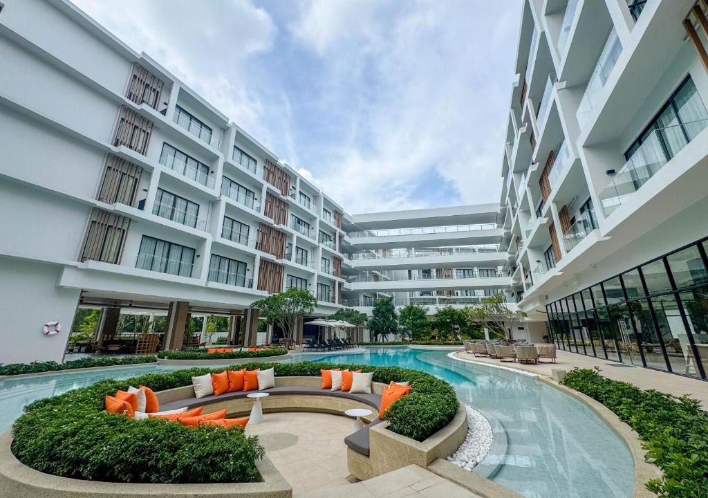 Choeng Thale Hotel | Radisson Resort, Layan Phuket