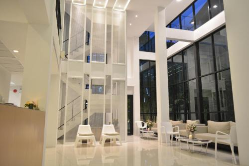 Bangkok Central Business District Hostel | Rezt Bangkok