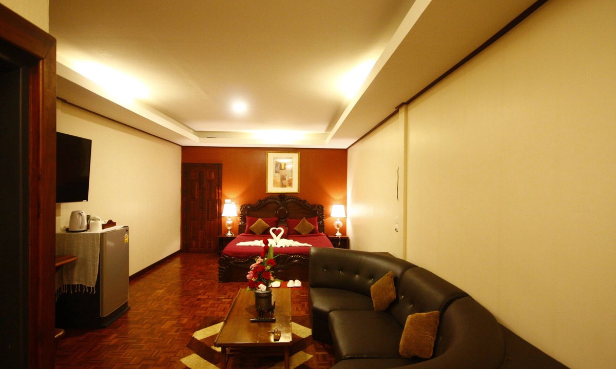 Prachinburi Hotel | Rommai At Home