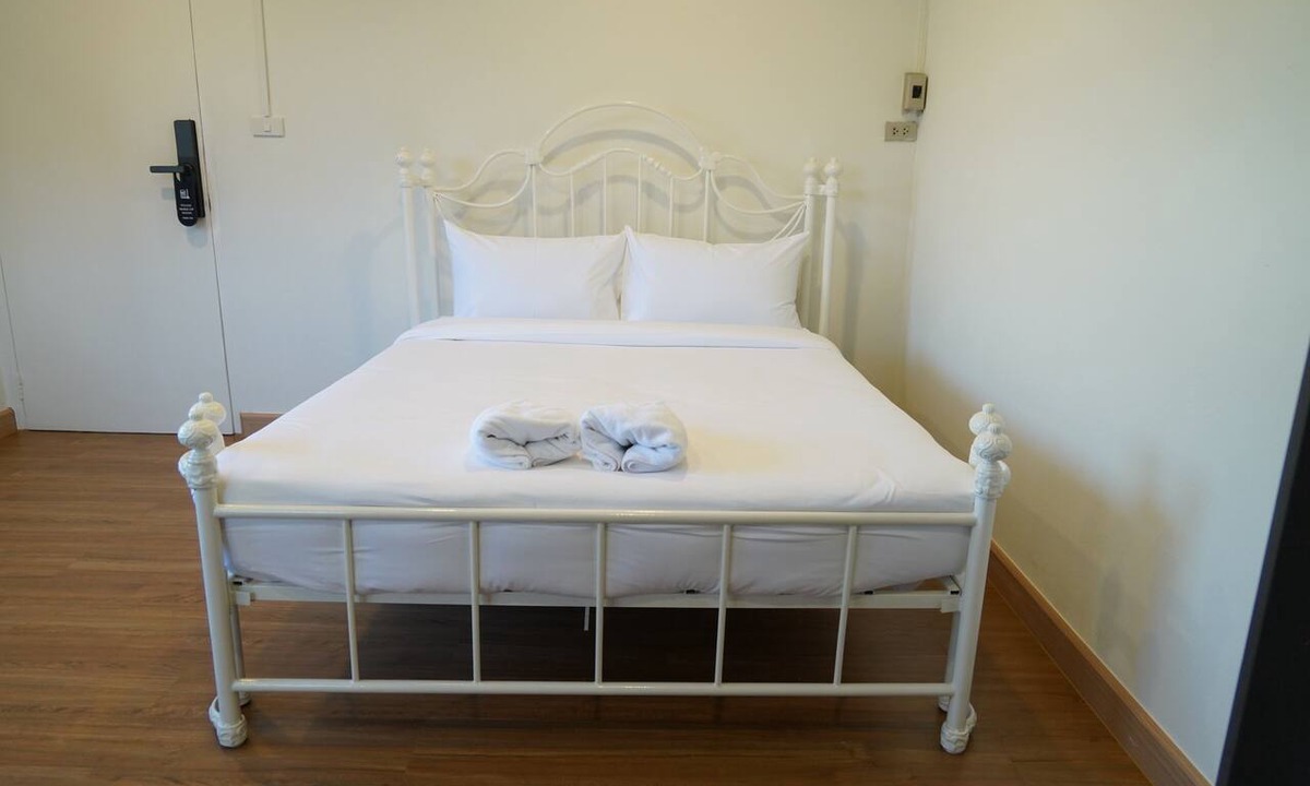 Samsen Nok Hotel | RoomQuest Ratchada AI Hotel Opsian Technologies
