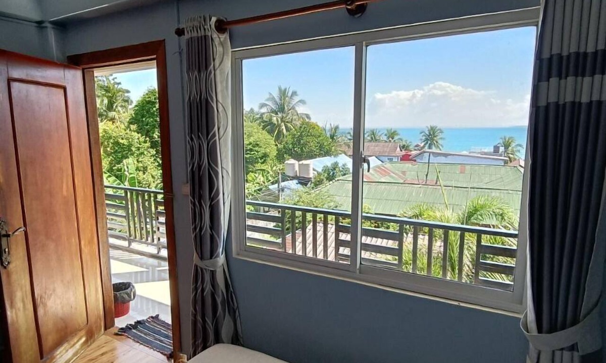 Koh Rong House | Roomy Guesthouse