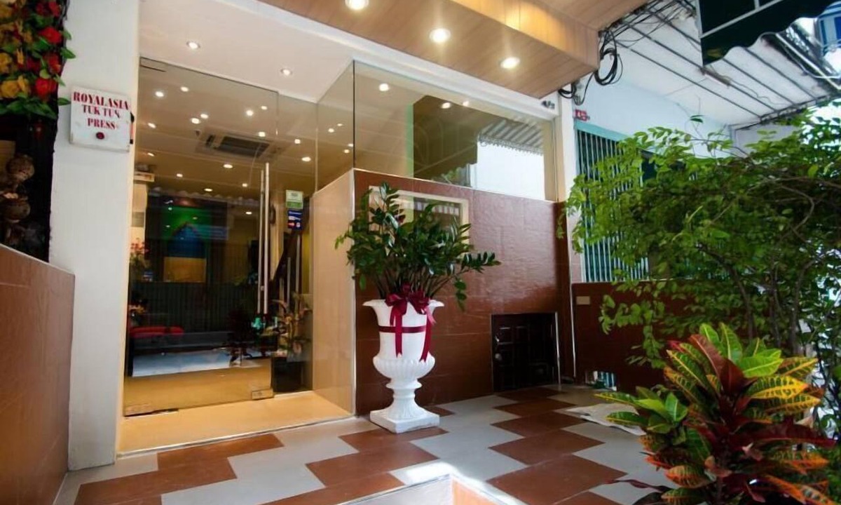 Nana Hotel | Royal Express Inn Sukhumvit Bangkok