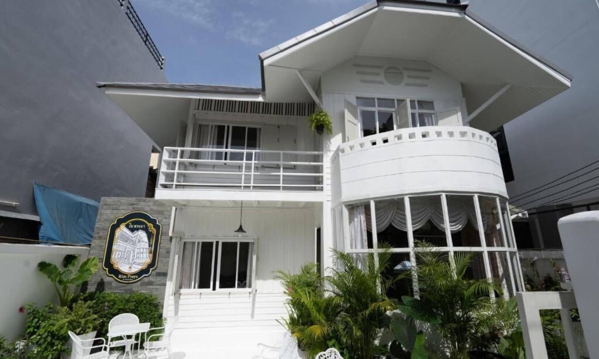 Wat Bowon Niwet Hotel | RQ THEVA Heritique Baan Praya Dinsor Road