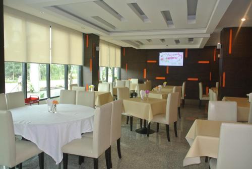 Ban Pa Yang Hotel | S Tara Grand