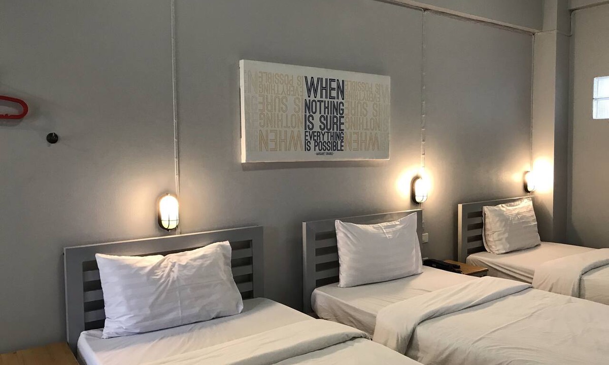 Thung Maha Mek Hostel | S1 Hostel