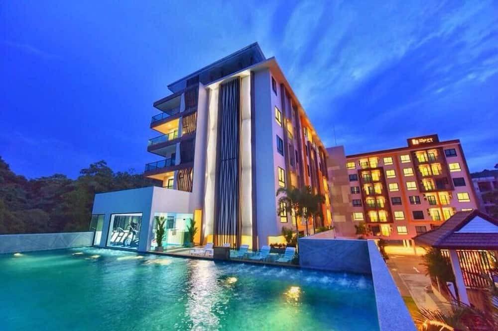 Sa Khu Condo | Safari 1br Pool,Gym walk to Beach