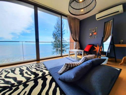 Bang Lamung Villa | Sandbox Beachfront Villa 4