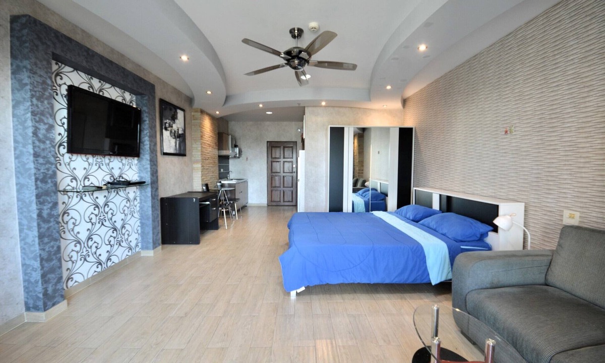 Jomtien Apartment | Sea-View Studio with Large Balcony - View Talay 5D