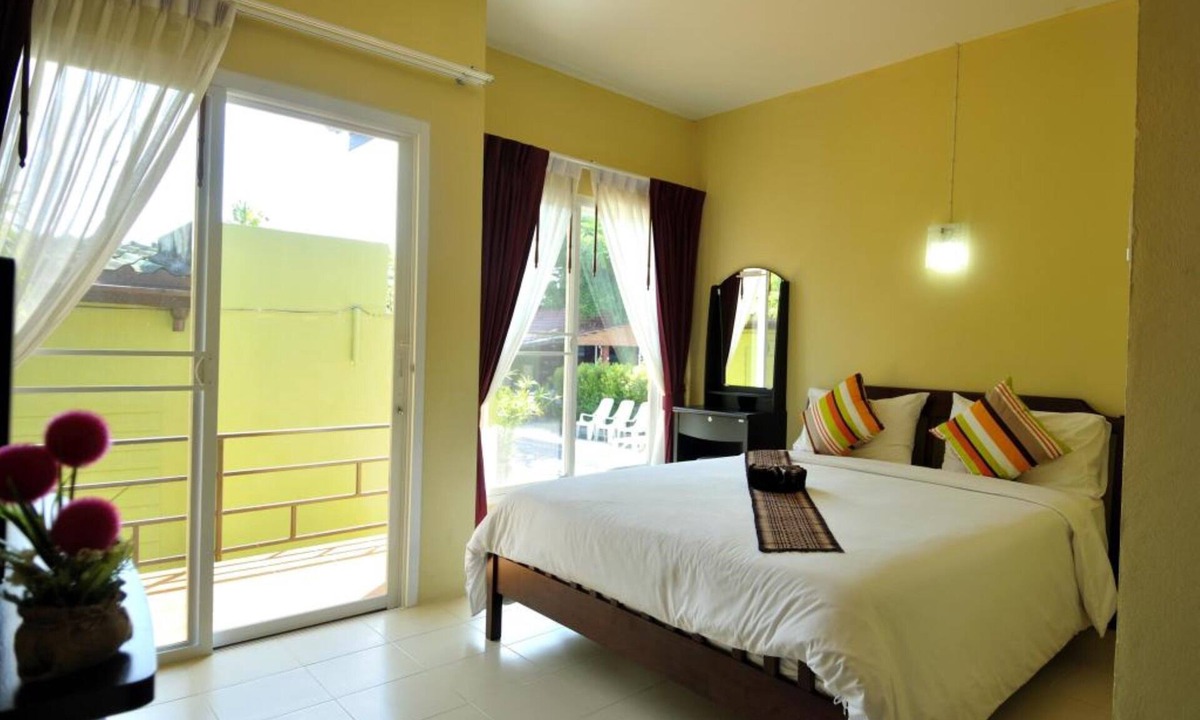 Chalong Hotel | Serene Villa