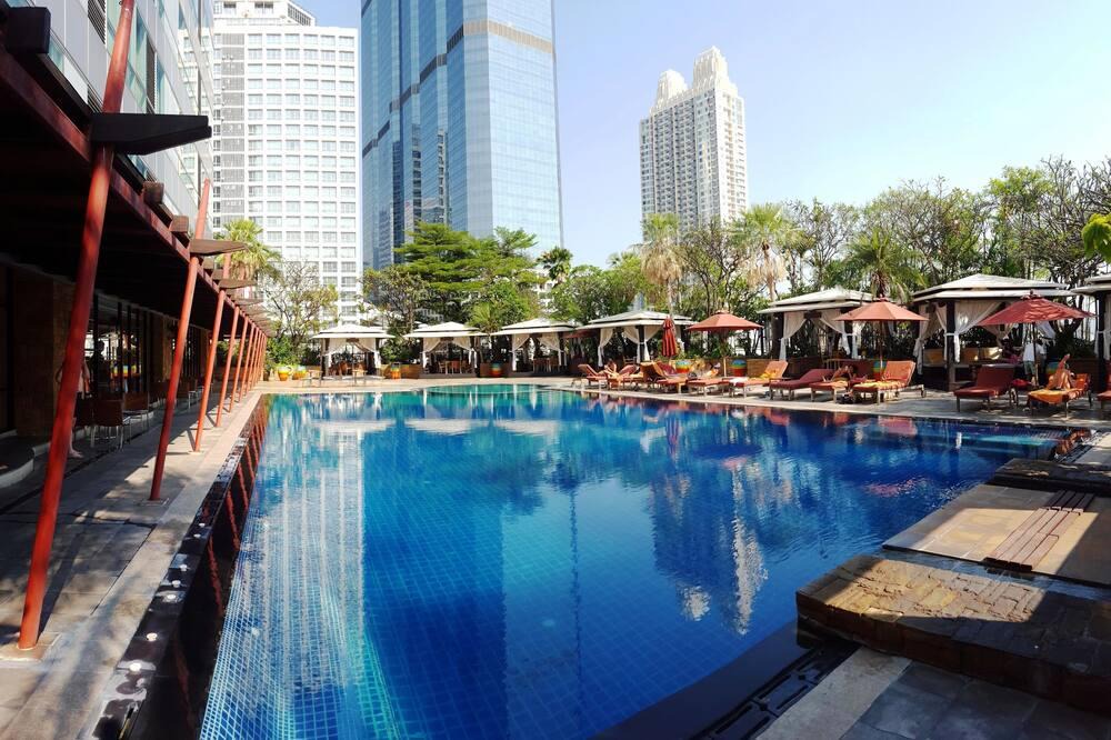 Yan Nawa Apartment | Serviced 2 Bed Penthouse Sky Villa with Pool and BTS