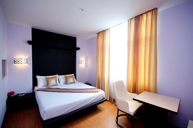Lat Yao Hotel | Siam Paradise Entertainment Complex