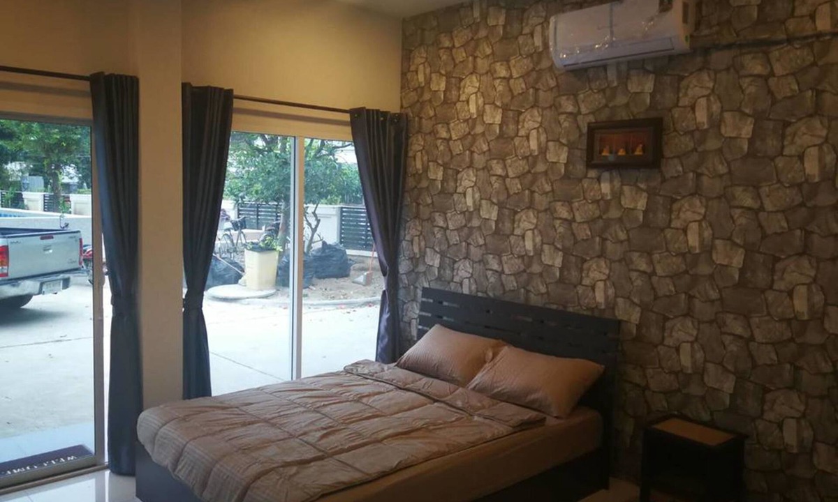 Wat Ket House | Solar Ville