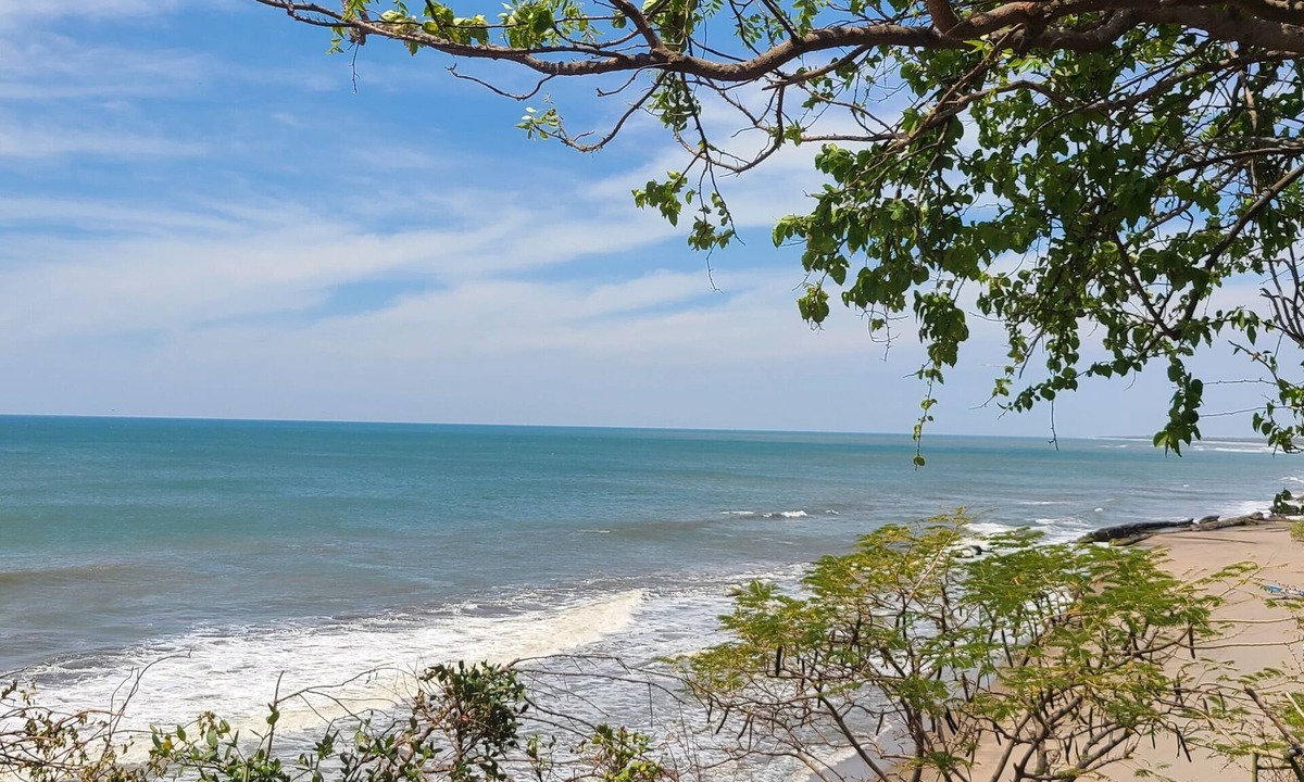 La Boquita House | Spacious water-front house with amazing view and access to the ocean.