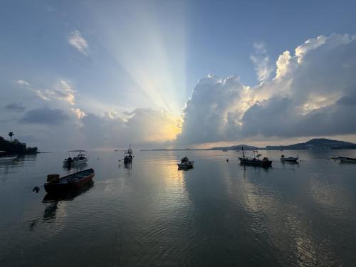 Plai Laem Apartment | Spectacular Sunrise and Mountain Views