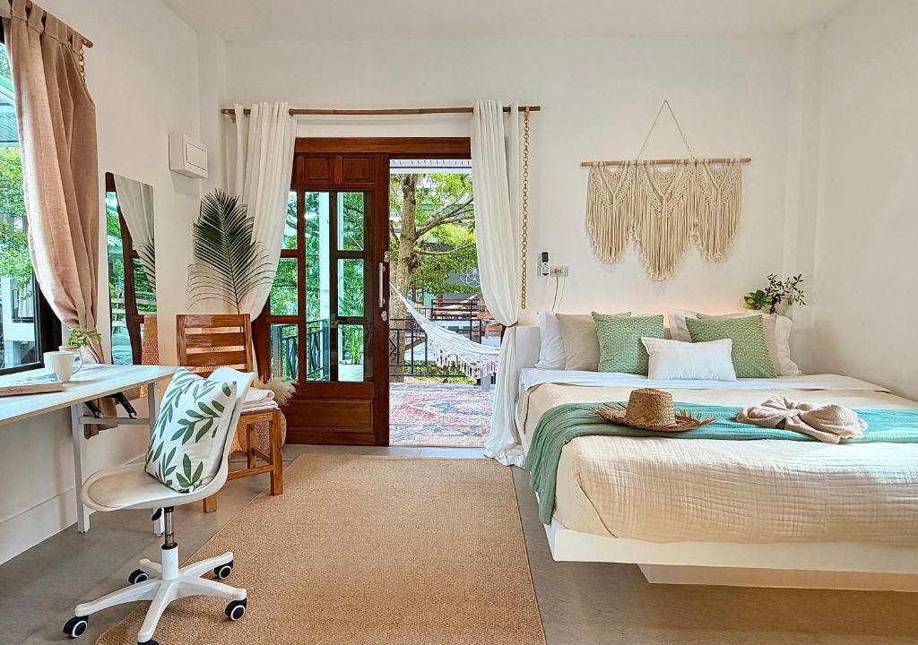 Hin Hong House | Srithanu Boho Home King Bed