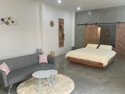 Thakhek Apartment | Studio Thakhek-private loft with terasse
