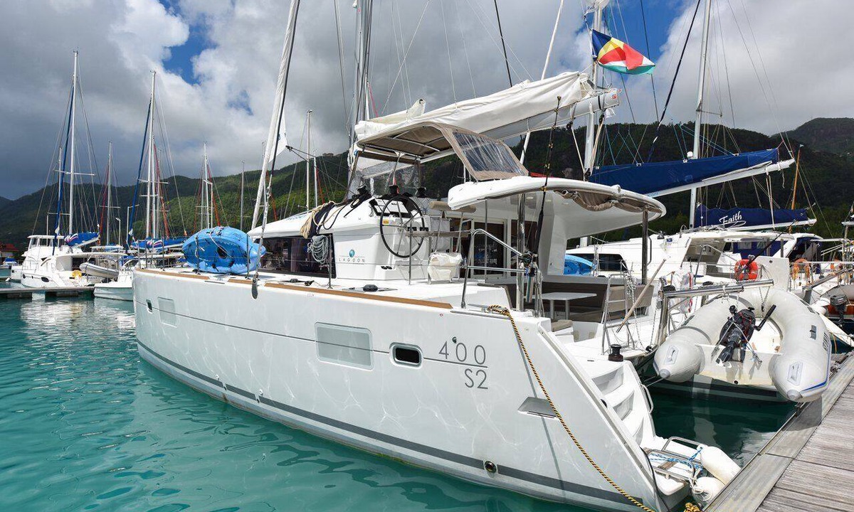 Salak Kok Boat Rental | Sun-Kissed Sailing Journey in Trat, Koh Chang