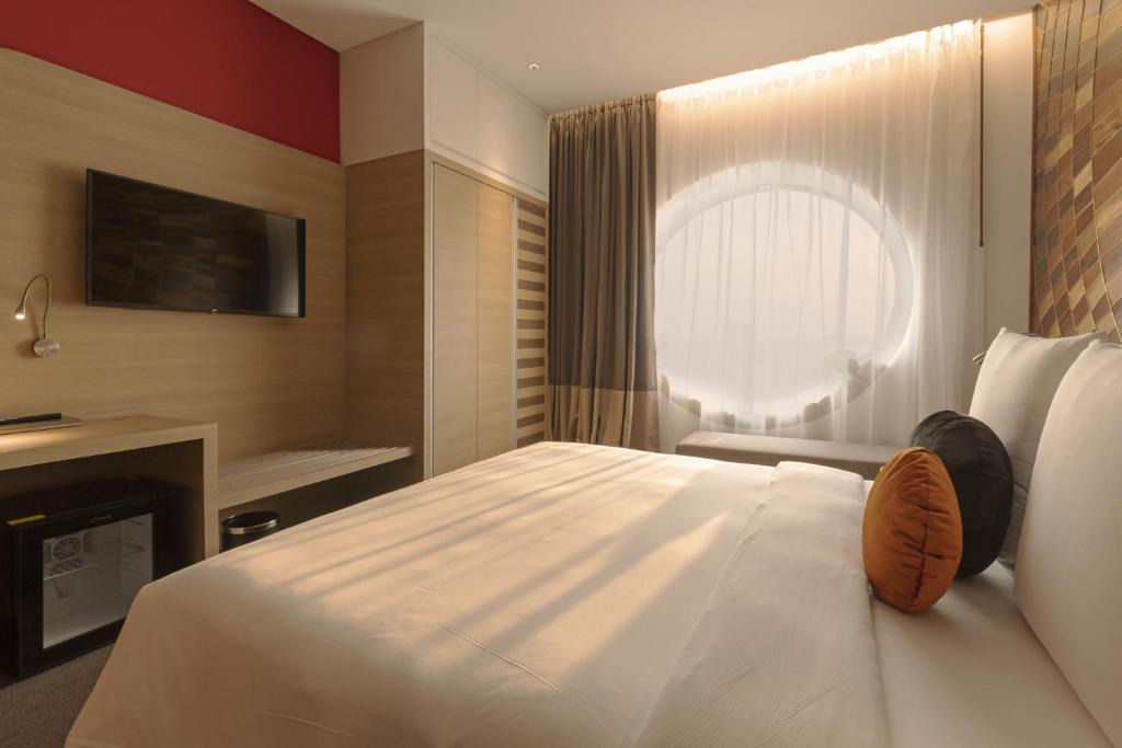Chamkar Mon Hotel | SUN & MOON, Riverside Hotel