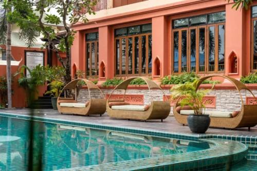 North Pattaya Hotel | Sunday Chateau En Ville - Pattaya