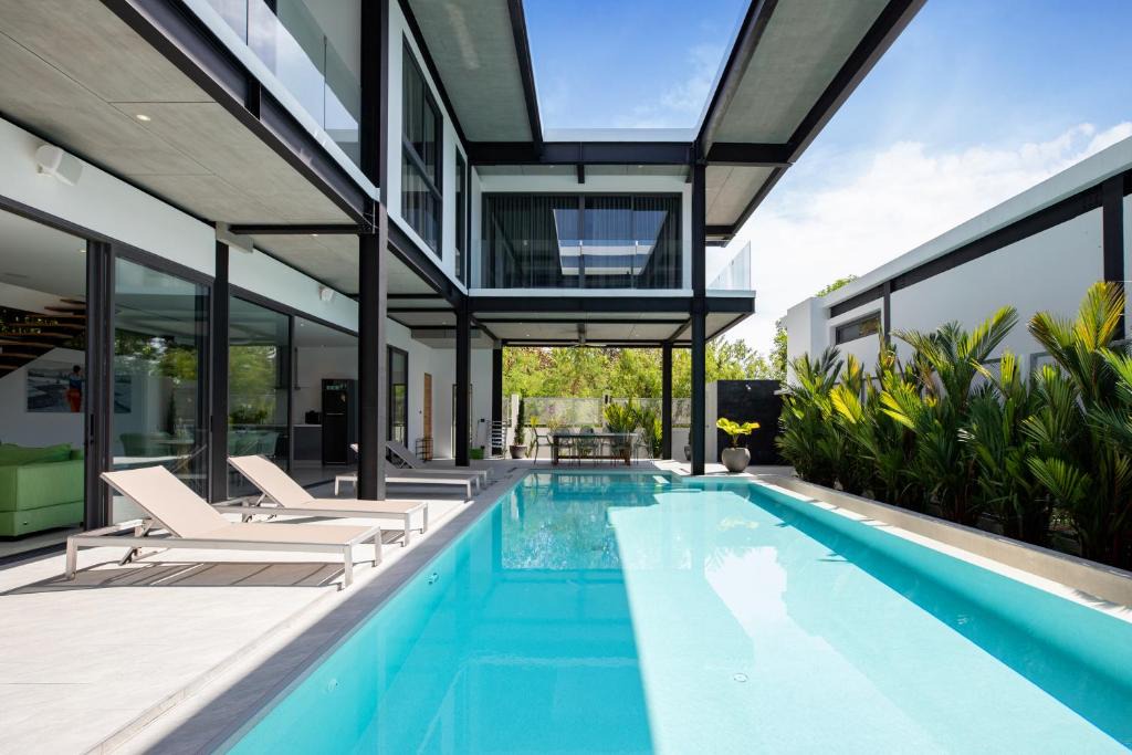 Ban Saiyuan Villa | Sunset Garden 5