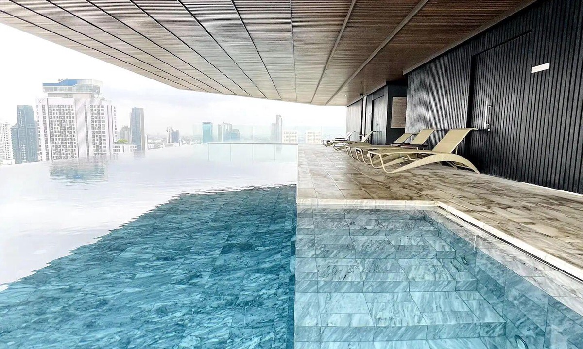 Ekkamai Condo | Super Host Luxurious stays