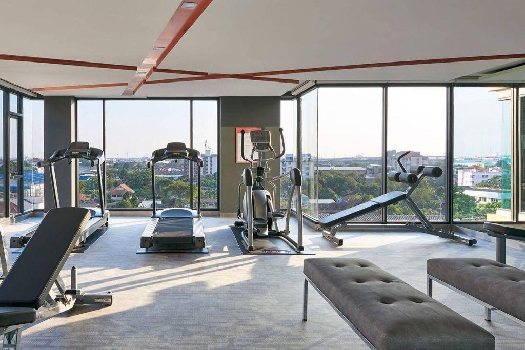 Mueang Samut Prakan District Apartment | Swimming pool and gym , near BTS PuChao/bkbloft7 - Tambon Thepharak