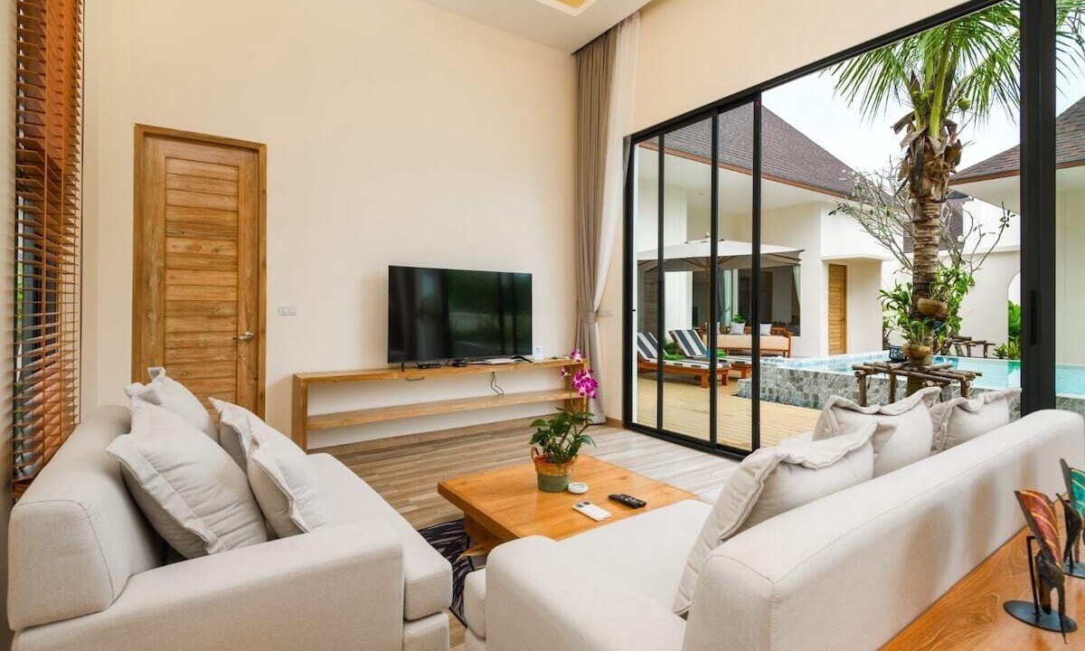 Phuket Villa | Taraburi's Finest: Brand New Build Poolside Bliss!