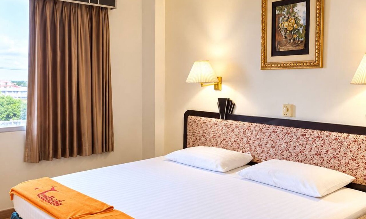 Nakhon Si Thammarat Hotel | Thai Hotel