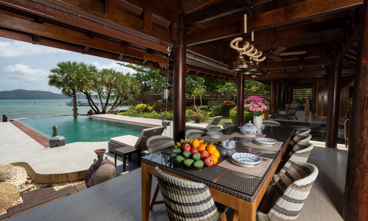 Taling Ngam Villa | Thai style Villa directly on the beach.