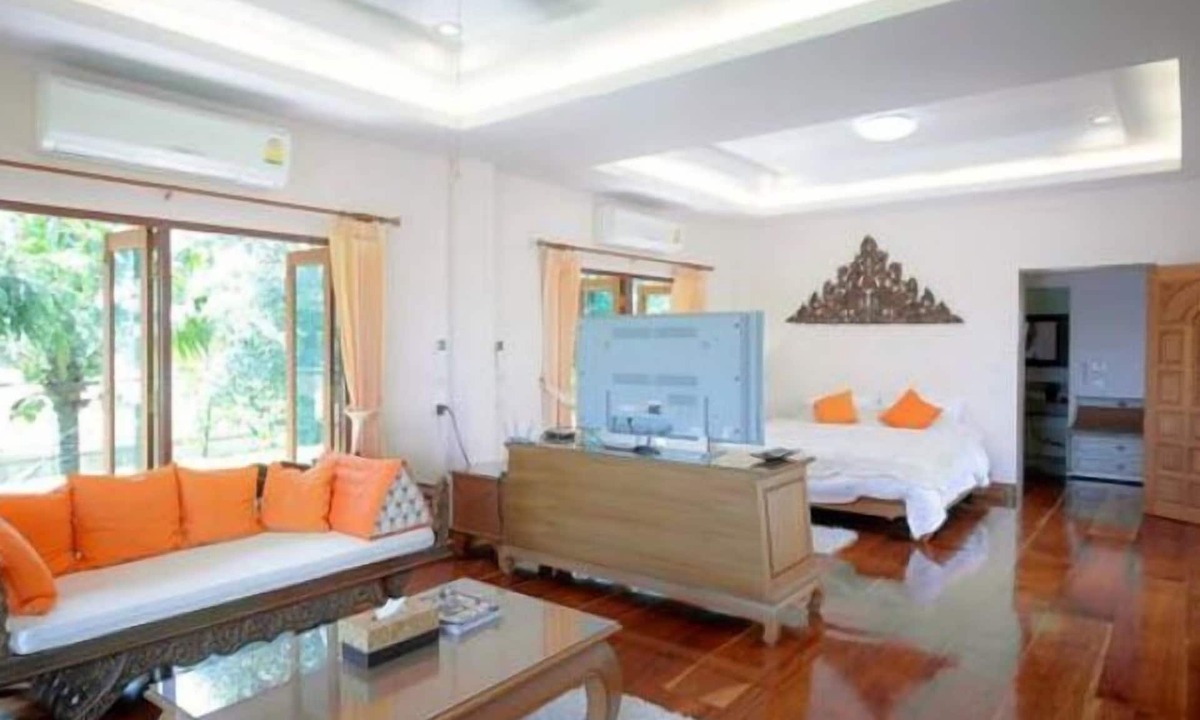 Doem Bang Nang Buat House | Tharnrarin Villa Suphan Buri