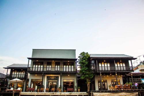 Phak Hai Resort | The Bank River House Ayutthaya