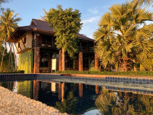 Thung Wa Hotel | The Chevalley Beach Resort