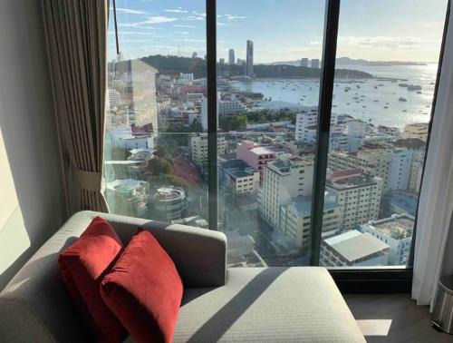 Pattaya Bay Apartment | The Edge Central Pattaya SeaView