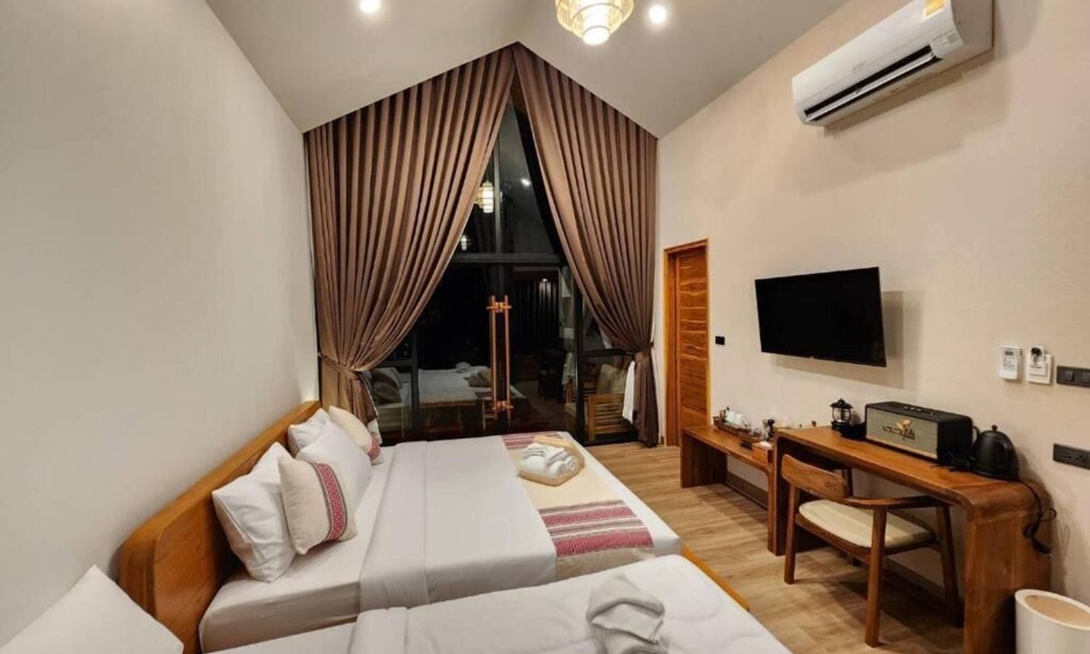 Pua Resort | The field at pua
