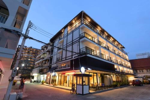 Pattaya Bay Hotel | The Golden Ville Boutique Hotel and Spa