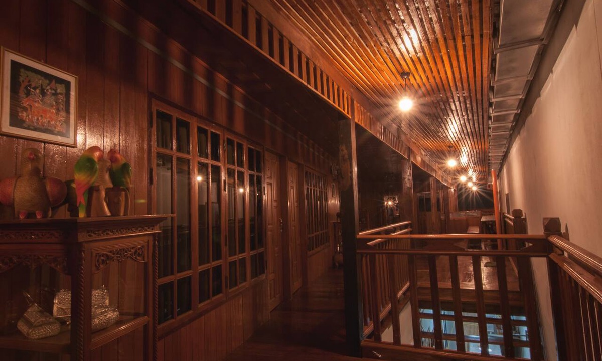 Mueang Kao House | The History Cafe' & Guesthouse