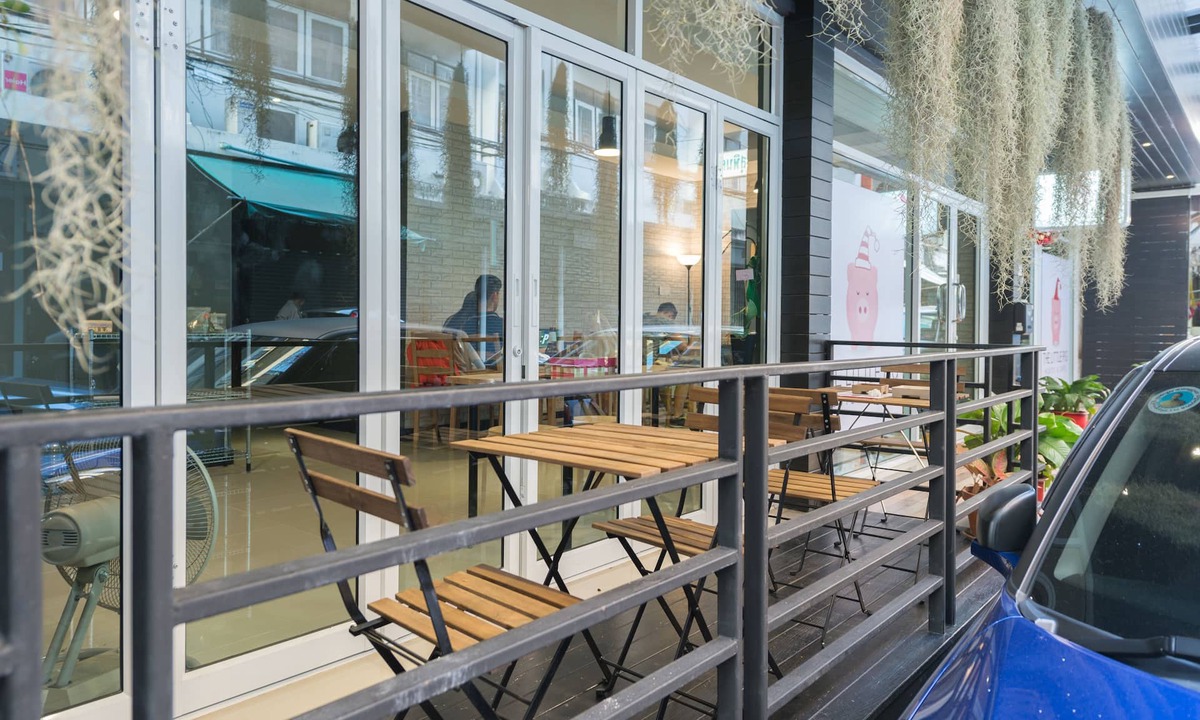 Sukhumvit Hotel | The Little Pig Sukhumvit