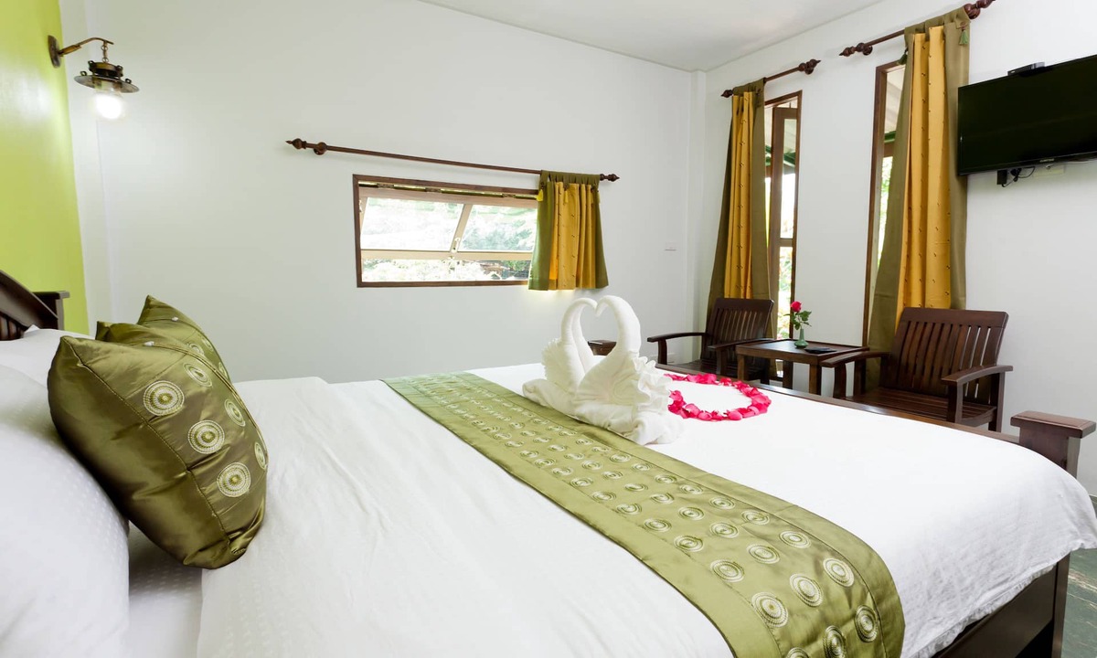 Khuekkhak Hotel | The Mouth Resort