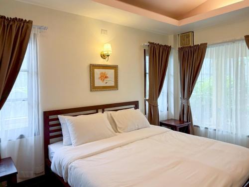 Ban Tai Hotel | The Nine Bed & Restaurant