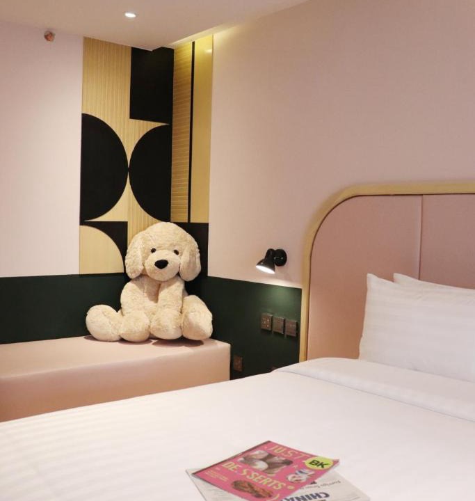 Thanon Phetchaburi Hotel | The Quarter Ratchathewi by UHG
