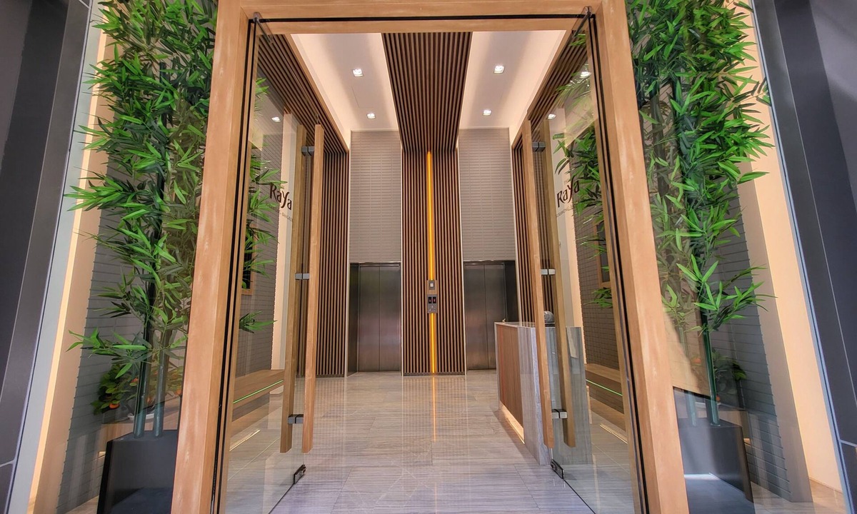 Silom Hotel | The Raya Surawong Bangkok