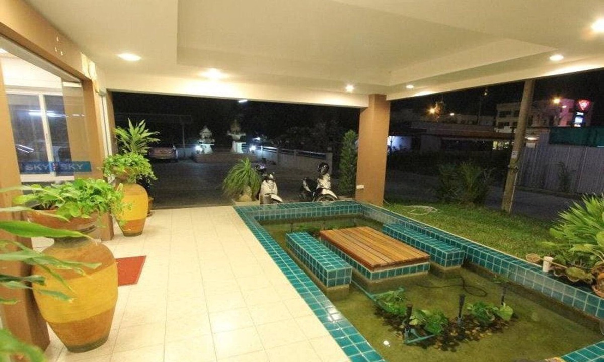 Chonburi Hotel | The Sky Condo