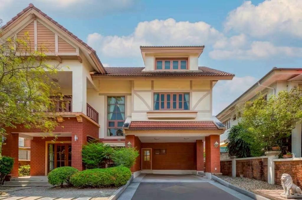 Bang Yai Villa | The Thai Palace 360sqm of Royal Luxury & Zen Design