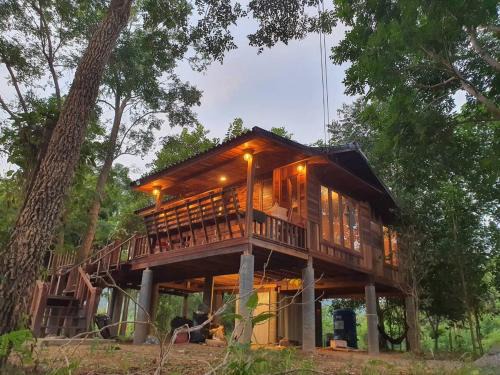 Kanchanaburi House | three little birds 2 bedroom บ้านไม้กลางสวน
