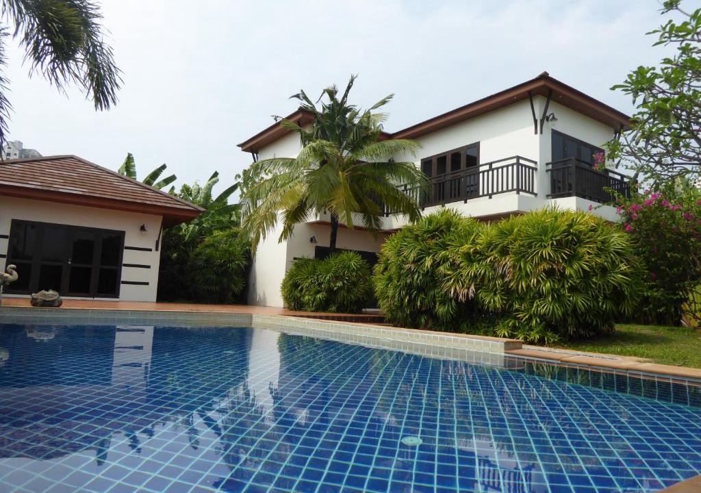Rayong Villa | Tropicana Beach Villa at VIP Resort
